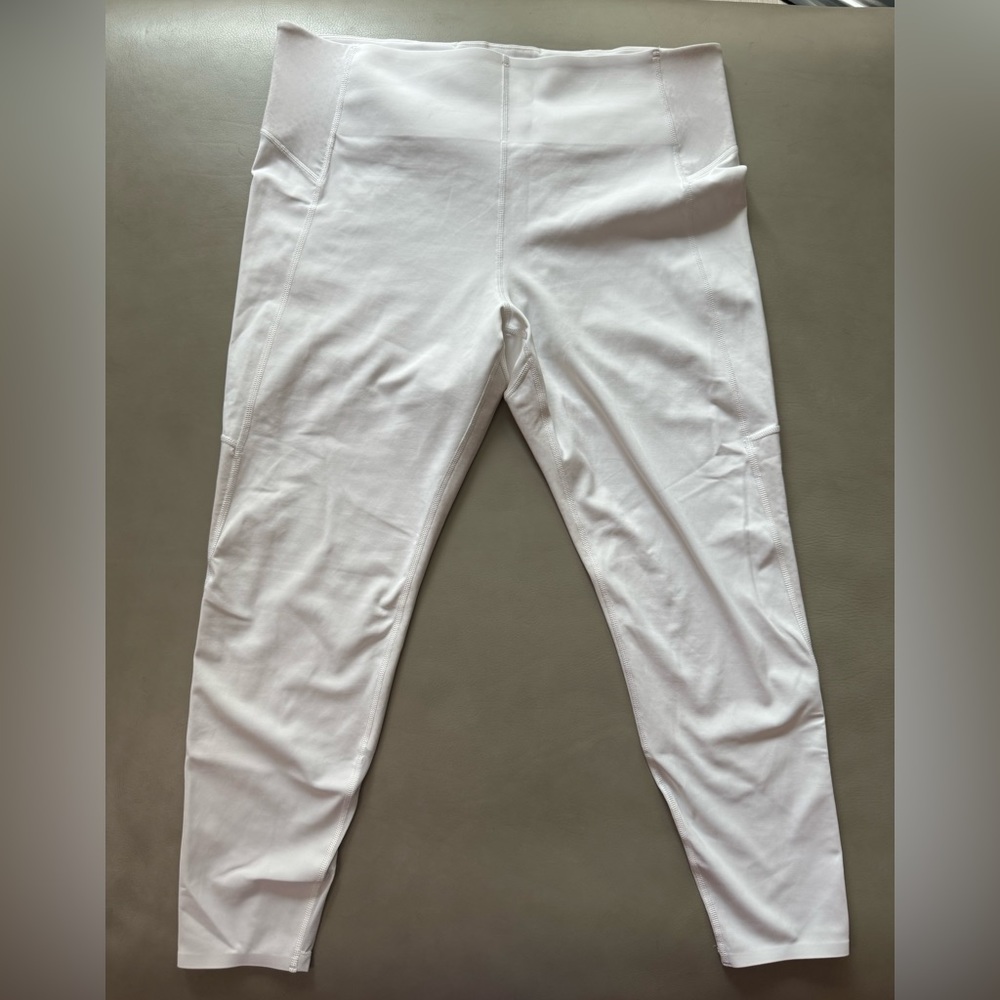 Athleta Stay Flight 7/8 Tight
